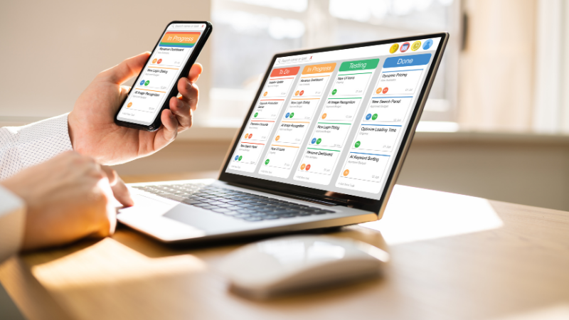 Utilizando novos apps de produtividade no celular e no notebook